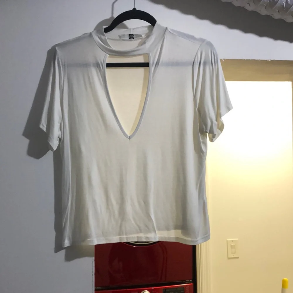 Misguided White Cut-Out Top - Picture 2 of 5